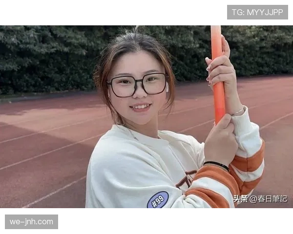 管晨辰今天穿羽绒服出门，朋友圈瞬间炸锅了？